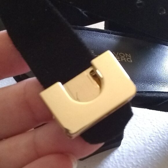NWB Sz 7.5 ~ Diane von Furstenberg ~ Chic & Upscale Black Strappy Suede Sandals - Picture 11 of 13